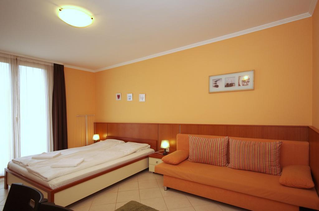 Vararok Apartman Gyula Exterior photo