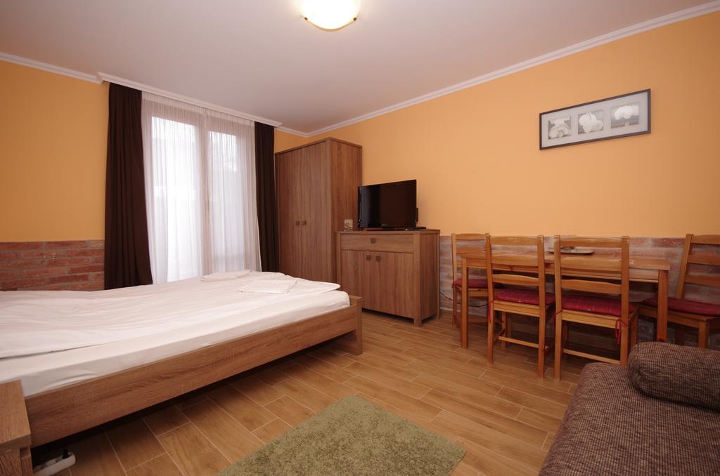 Vararok Apartman Gyula Exterior photo