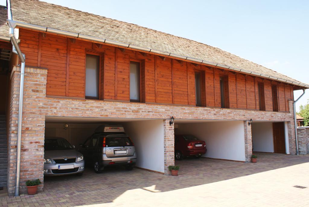Vararok Apartman Gyula Exterior photo