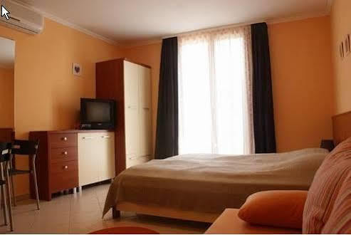 Vararok Apartman Gyula Exterior photo